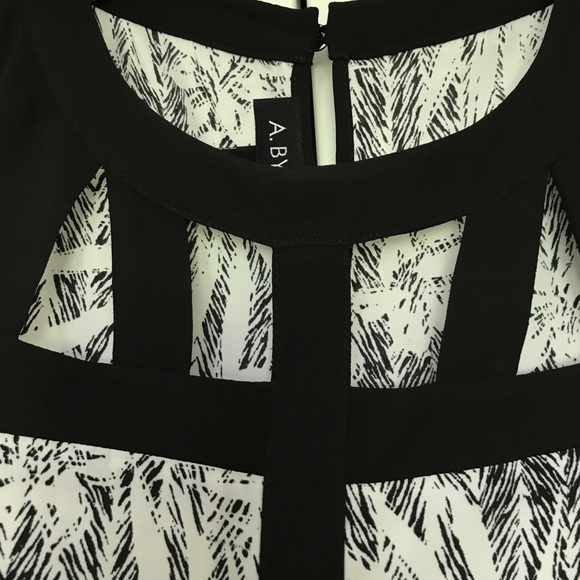 A. BYER top - Picture 3 of 4